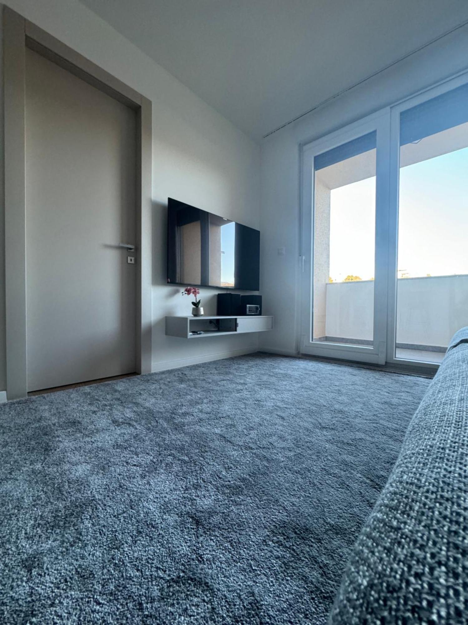 Apartment Abyss New Near The With Private Garage *