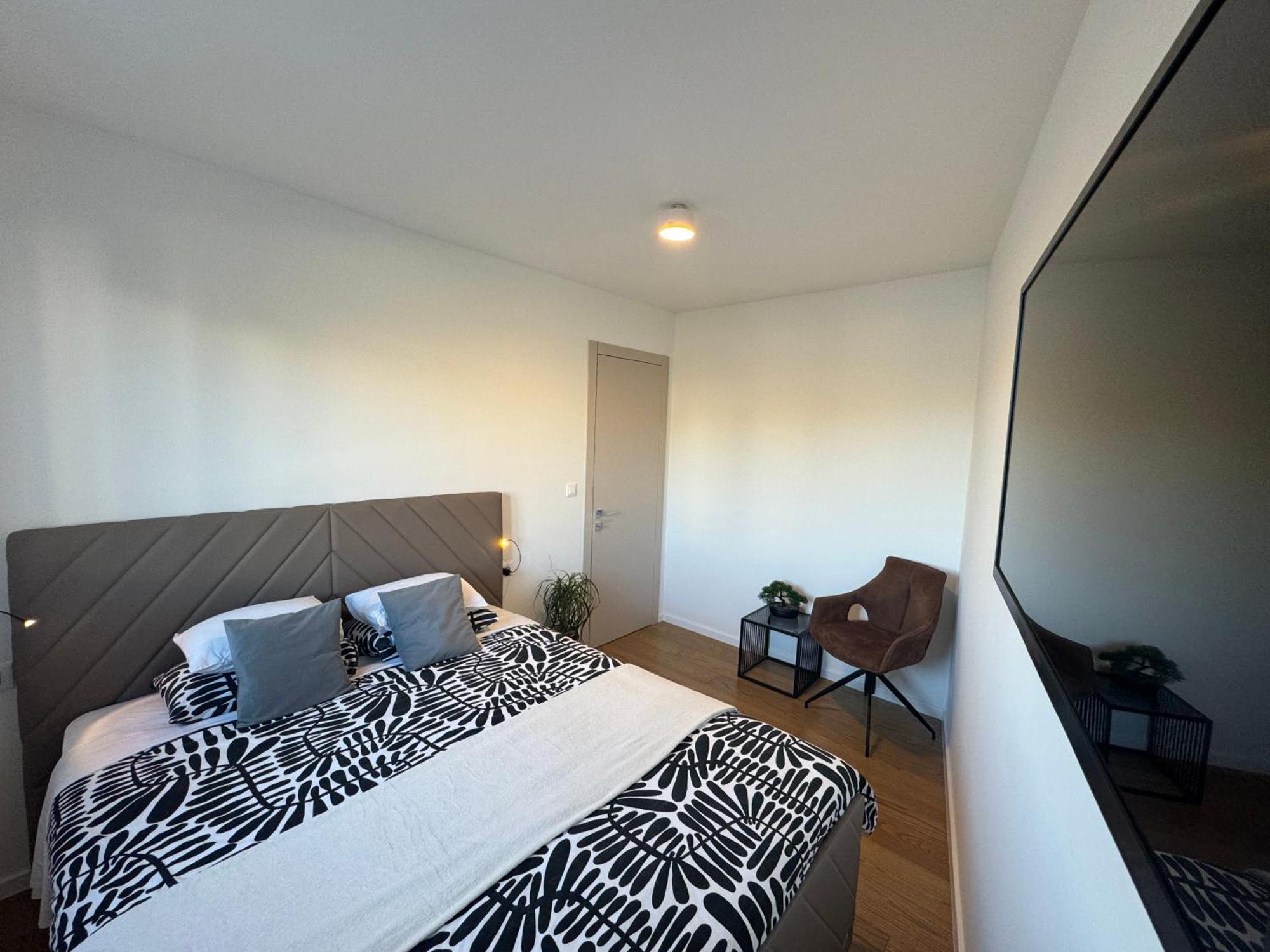 Apartment Abyss New Near The With Private Garage *